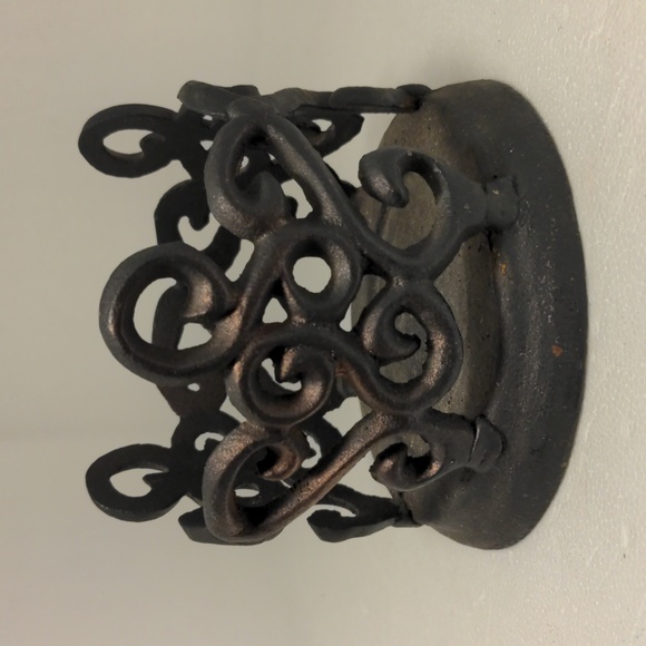 Vintage Cast Iron Candle/ Wine Bottle Holder - Picture 2 of 7